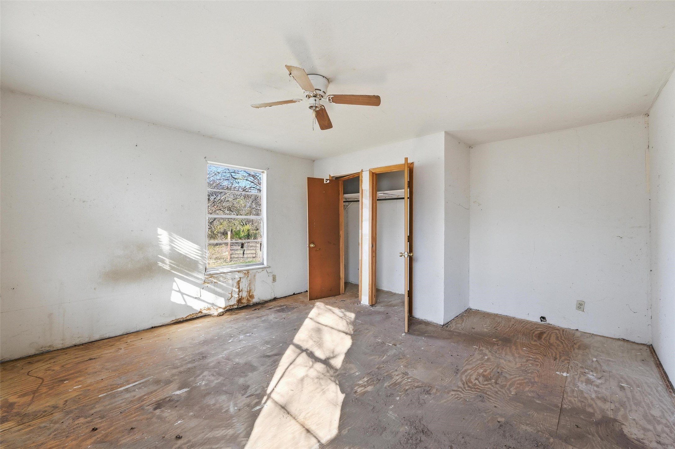 604 S Spears Street, Alvarado, TX, 76009