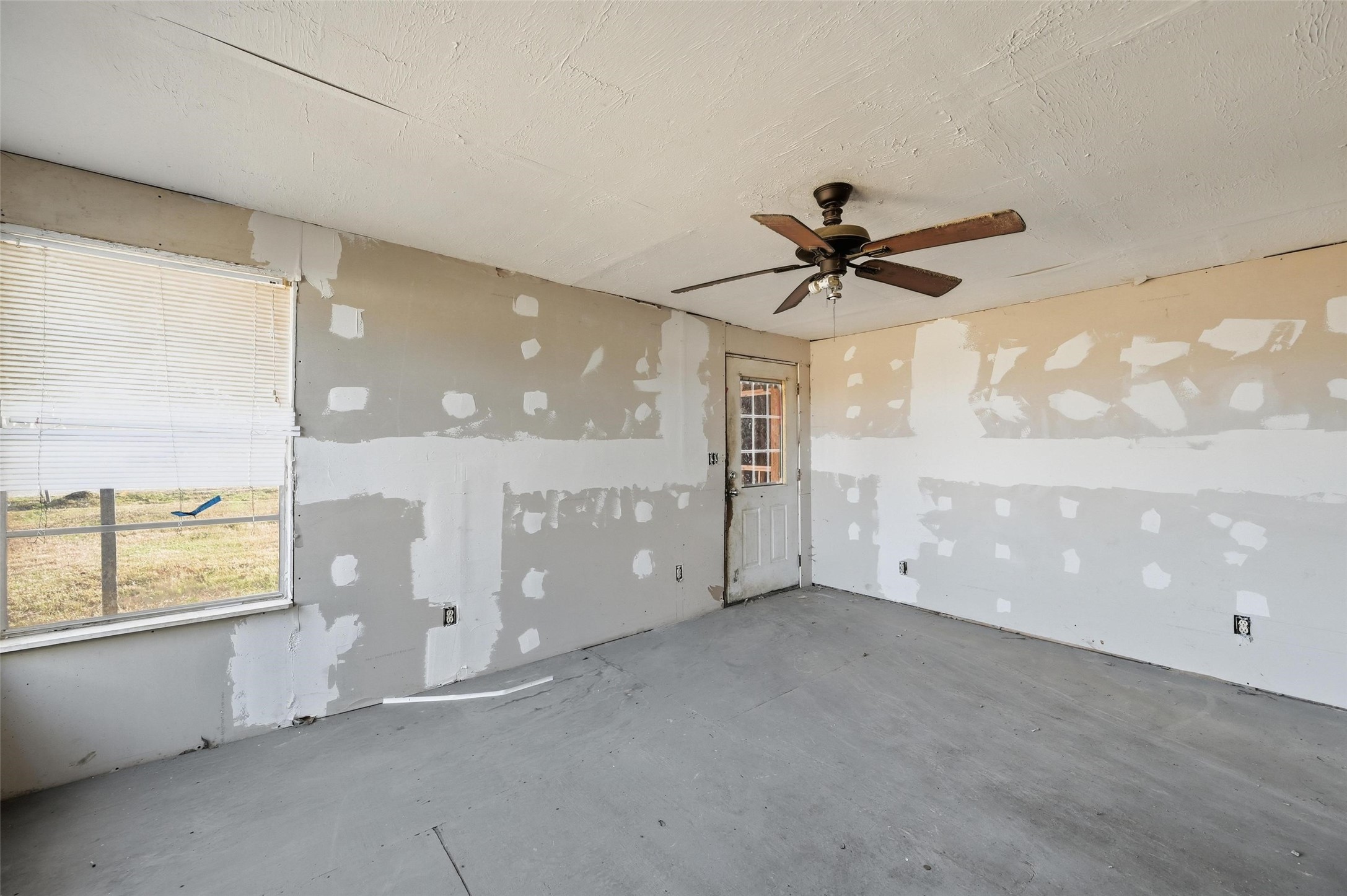 604 S Spears Street, Alvarado, TX, 76009
