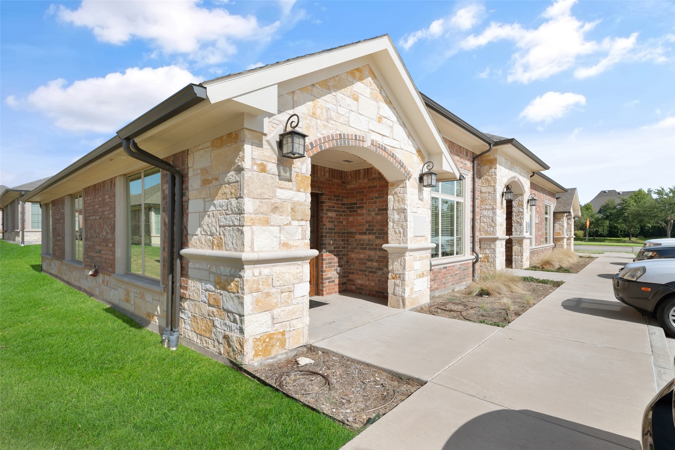 Property photo 02 of MLS #21135374 | MLS #21135374