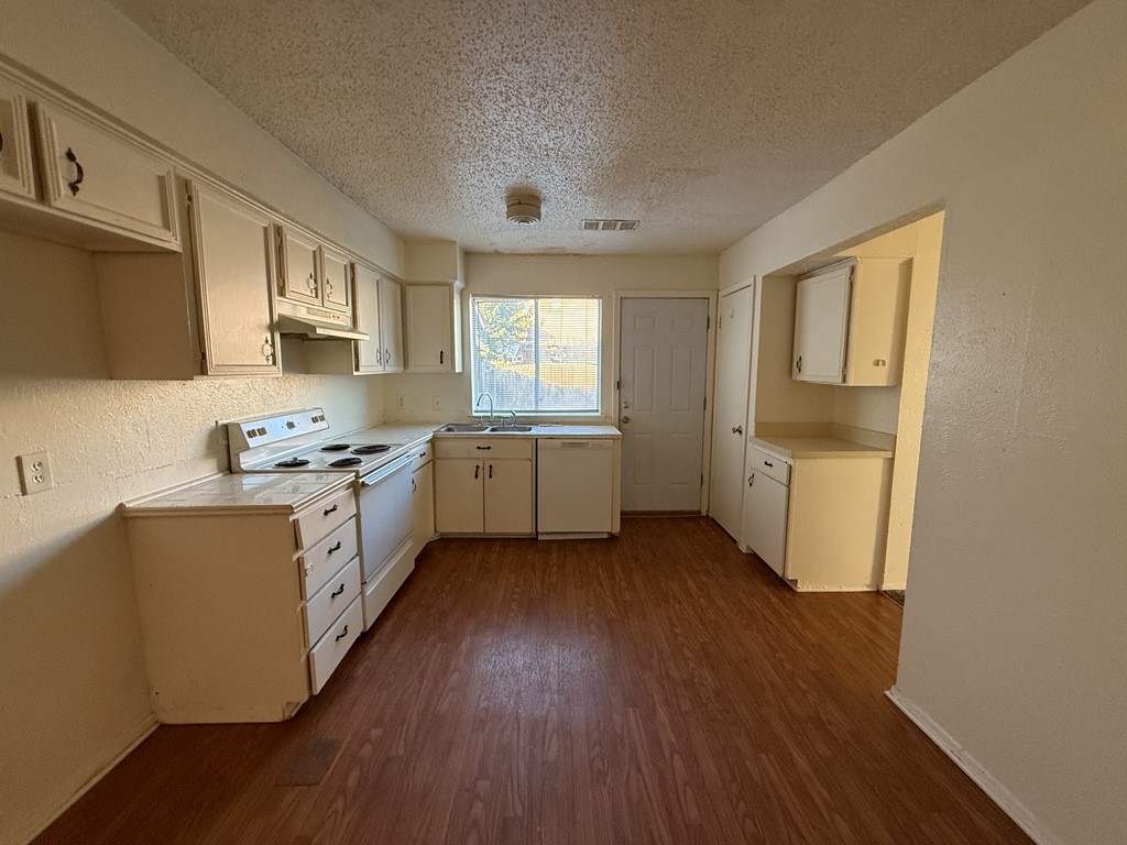 1021 Pleasant Valley Lane, Arlington, TX, 76015