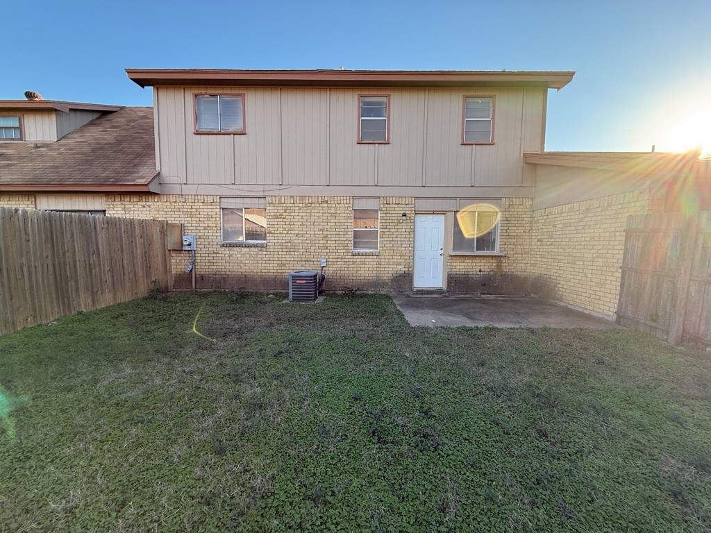 1021 Pleasant Valley Lane, Arlington, TX, 76015