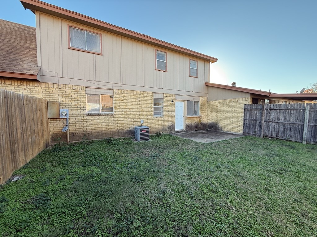 1021 Pleasant Valley Lane, Arlington, TX, 76015