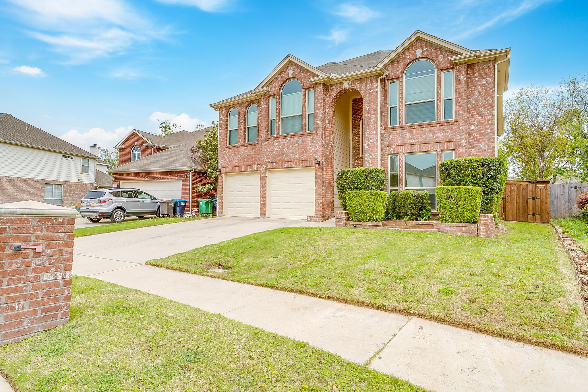 Property photo 02 of 4812 Parkmount Drive Fort, Worth, TX 76137 | MLS #21136533