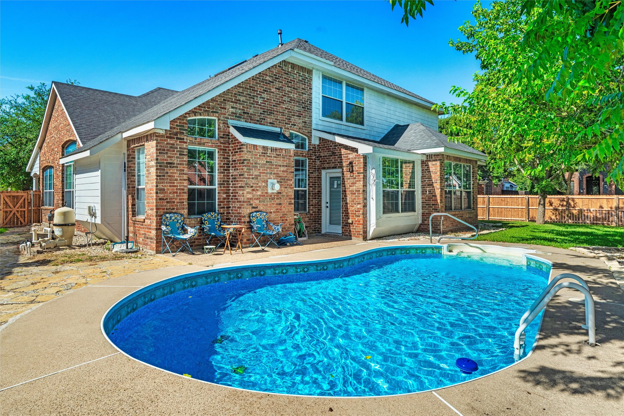 Property photo 01 of 4201 S Iron Lane, Mansfield, TX 76063 | MLS #21136672