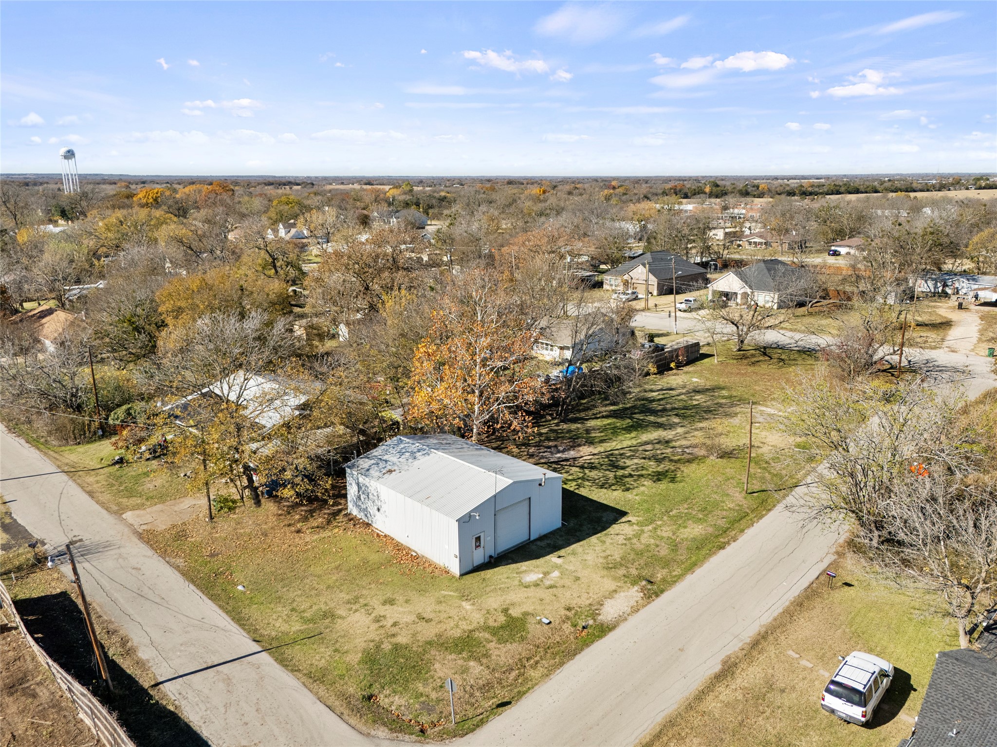 715 E 10TH Street, Kemp, TX, 75143