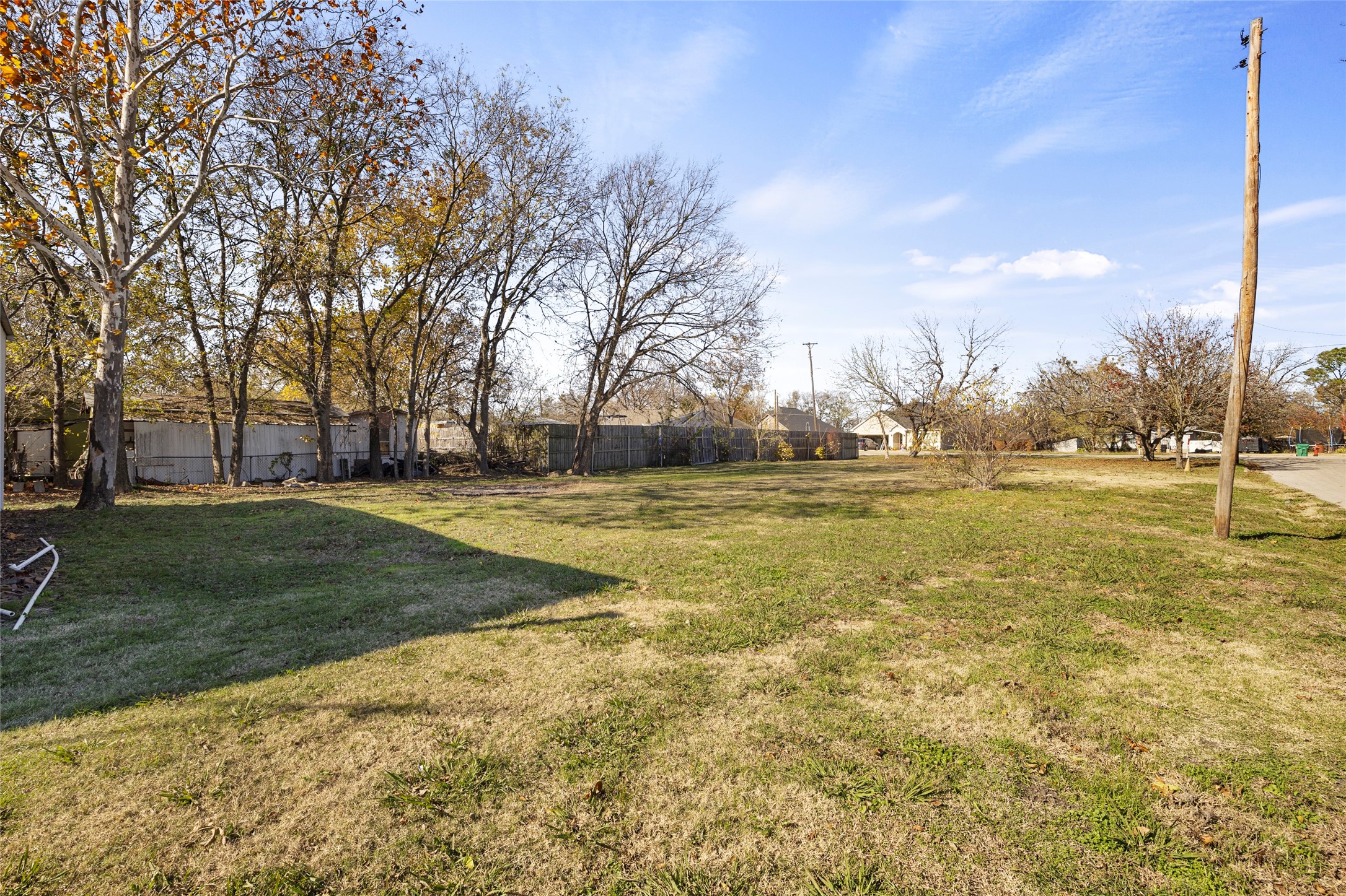 715 E 10TH Street, Kemp, TX, 75143