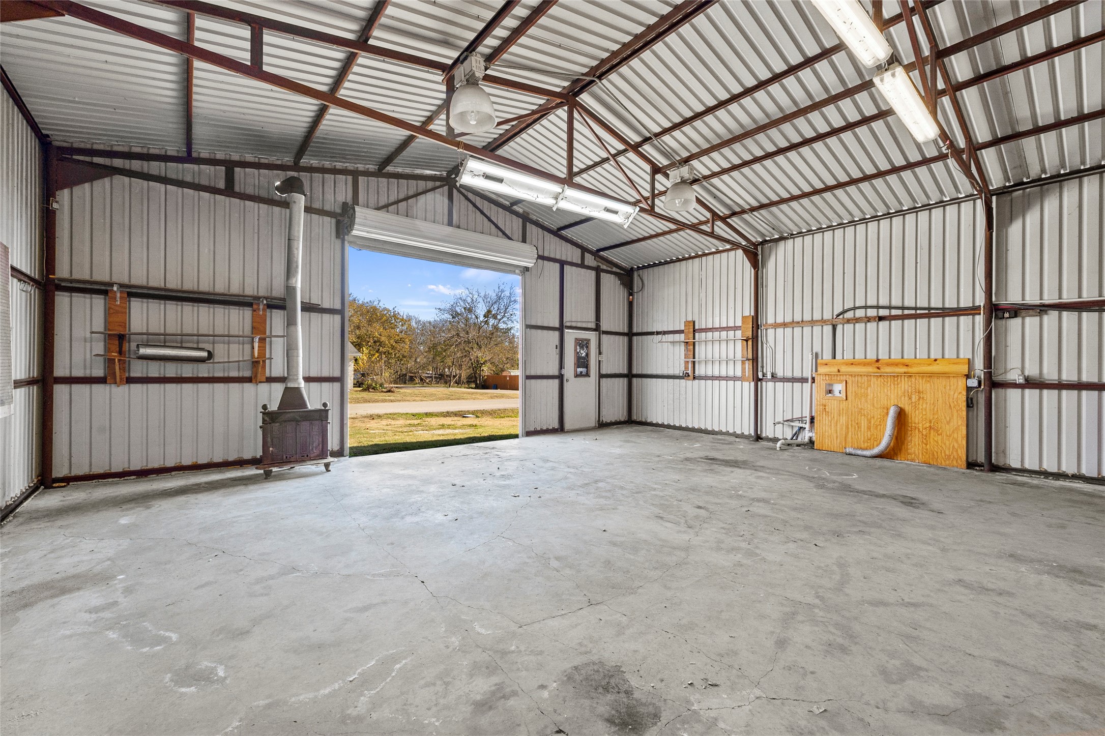 715 E 10TH Street, Kemp, TX, 75143