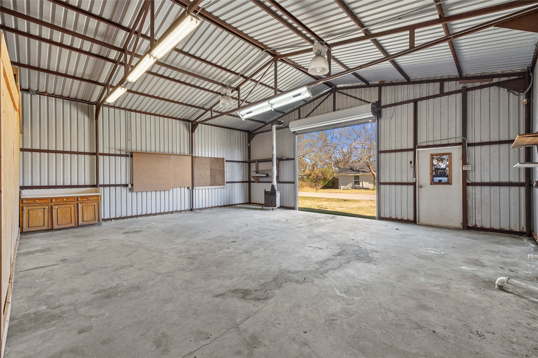 715 E 10TH Street, Kemp, TX, 75143