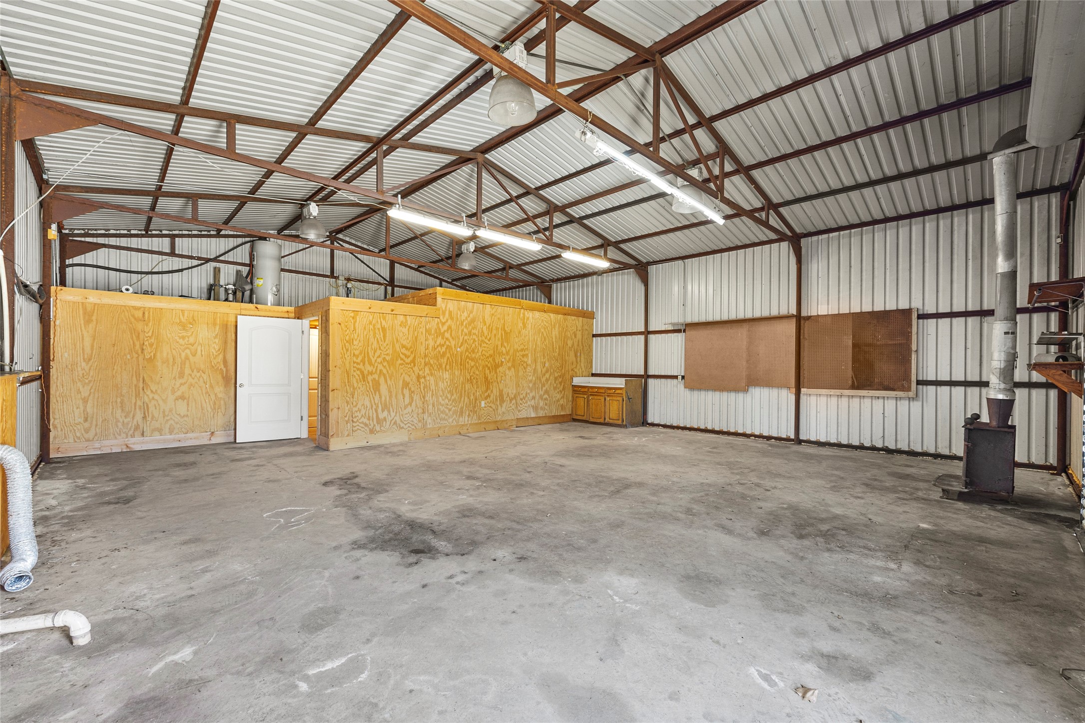 715 E 10TH Street, Kemp, TX, 75143