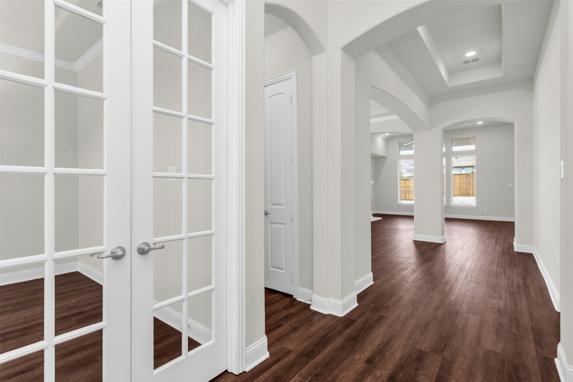 Property photo 02 of 13784 Carmenita Drive, Frisco, TX 75035 | MLS #21137429