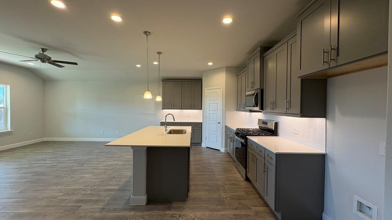 4207 CORNERSTONE Circle, Granbury, TX, 76048