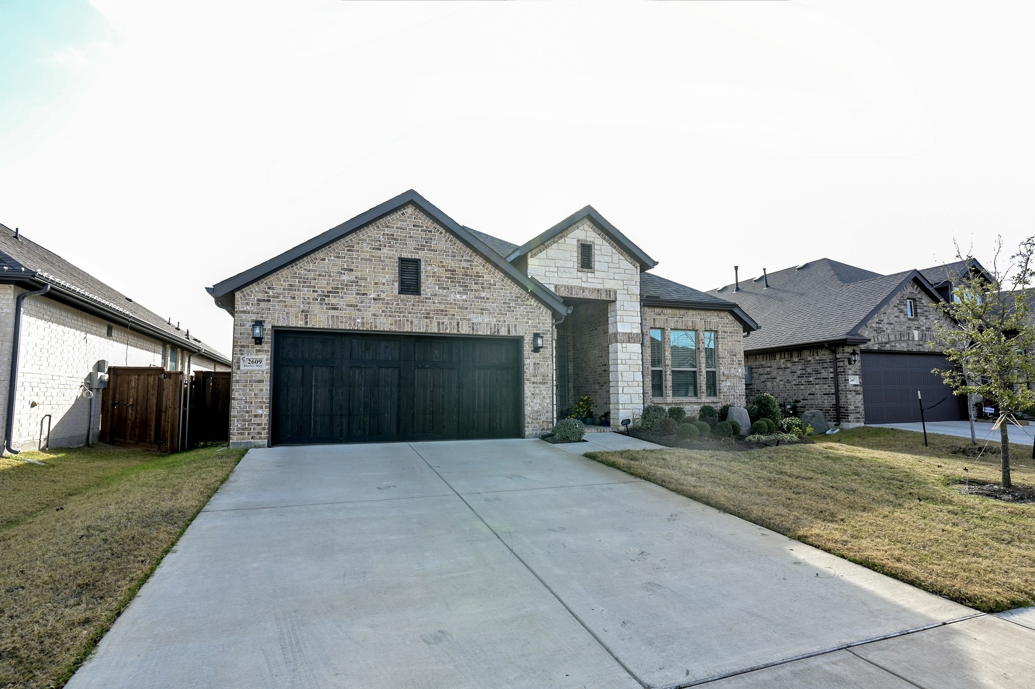 Property photo 02 of 2609 Henley Way, Mansfield, TX 76084 | MLS #21138570