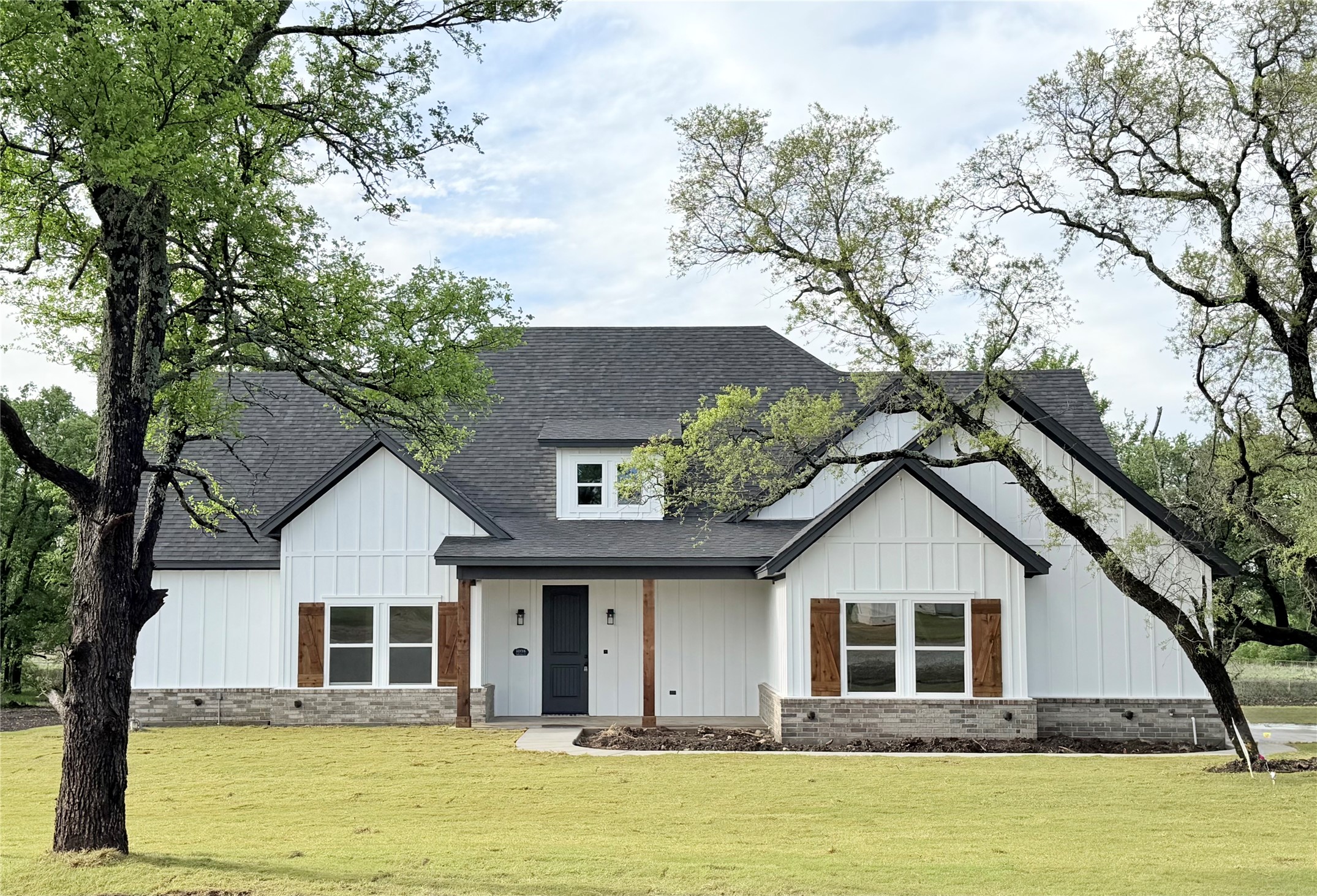 Property photo 01 of 1008 Sabrina Court, Weatherford, TX 76085 | MLS #21139671