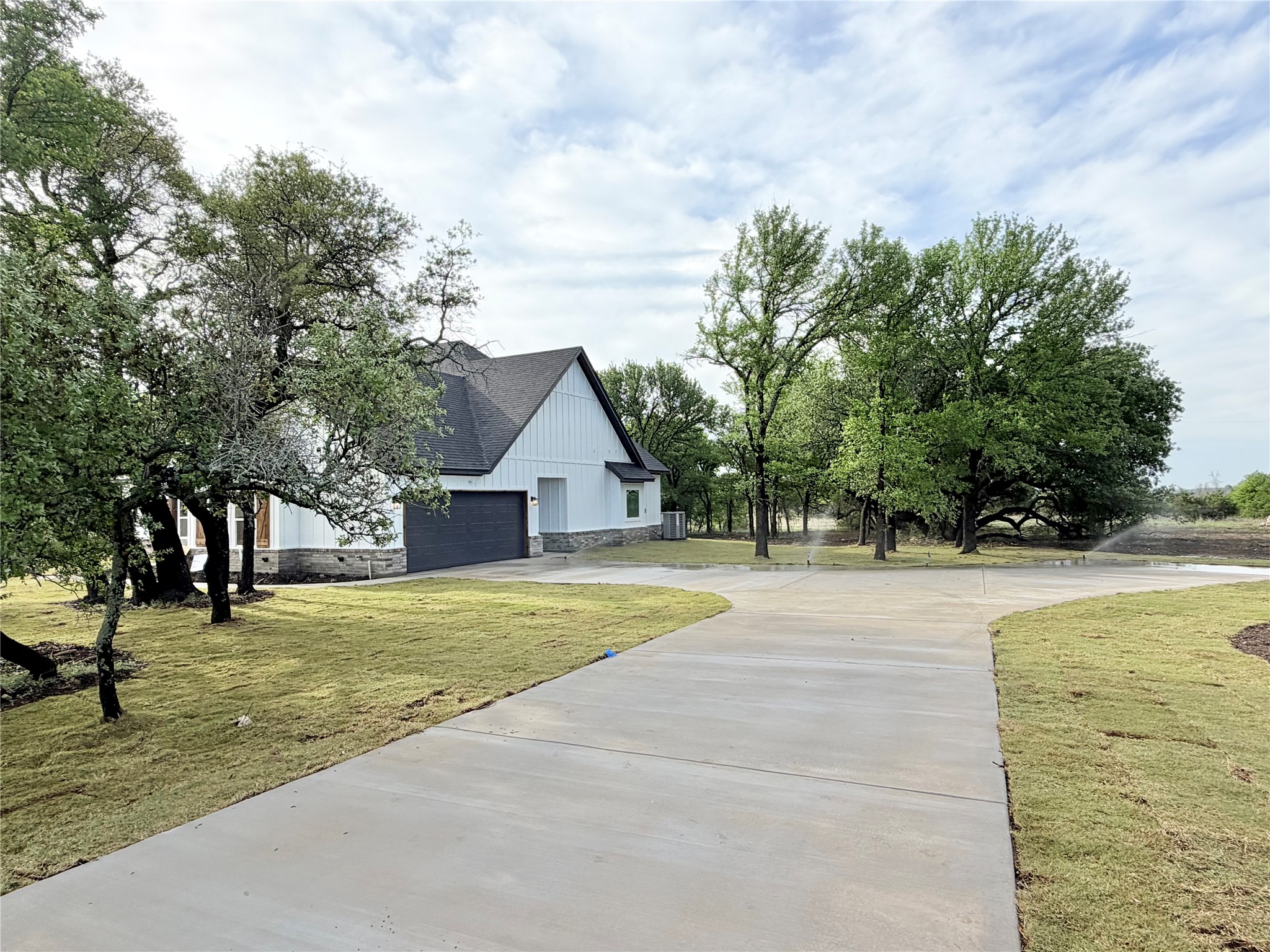 Property photo 04 of 1008 Sabrina Court, Weatherford, TX 76085 | MLS #21139671