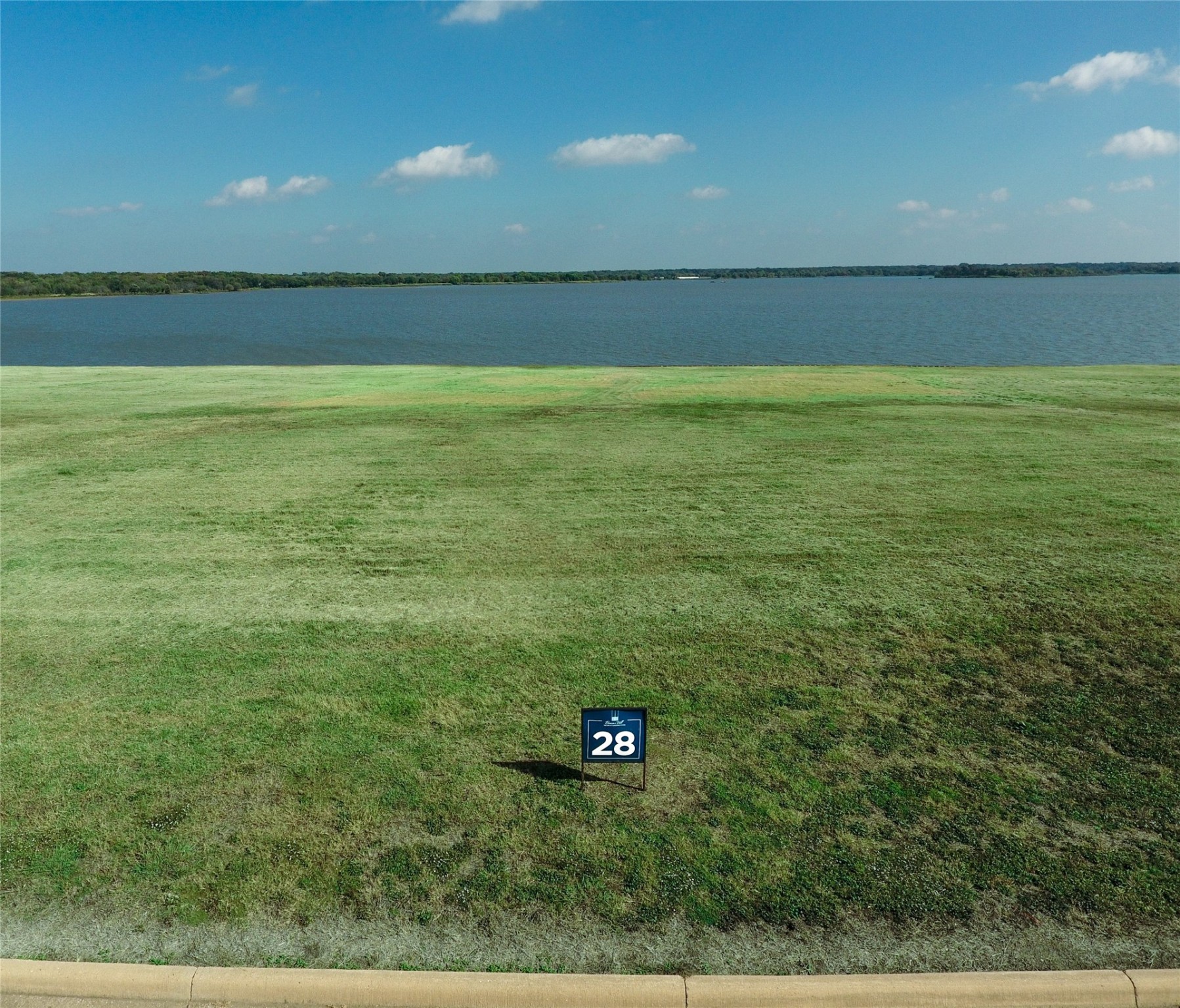 Property photo 02 of 1183 Beacon Shore, Kemp, TX 75143 | MLS #21139804