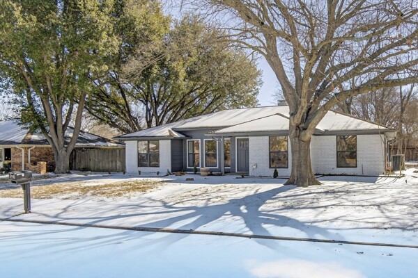 Property photo 03 of 4016 Medina Drive, Plano, TX 75074 | MLS #21141984