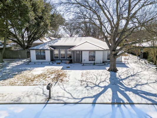 Property photo 04 of 4016 Medina Drive, Plano, TX 75074 | MLS #21141984