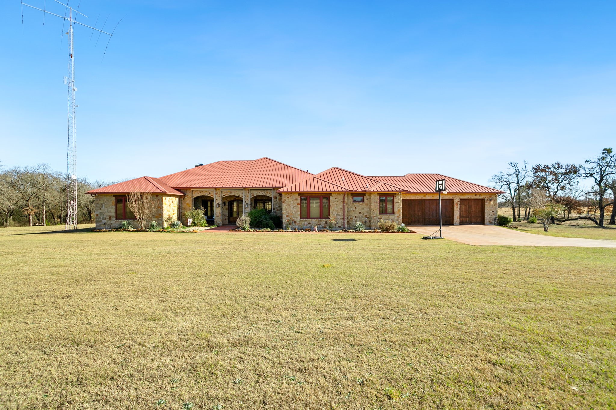 Property photo 03 of 1561 Fm 934, Blum, TX 76627 | MLS #21142038