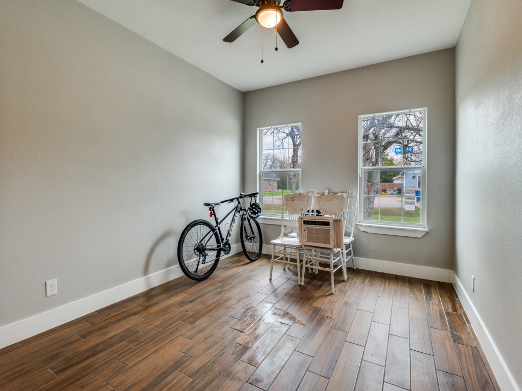 908 E Decatur Street, Ennis, TX, 75119