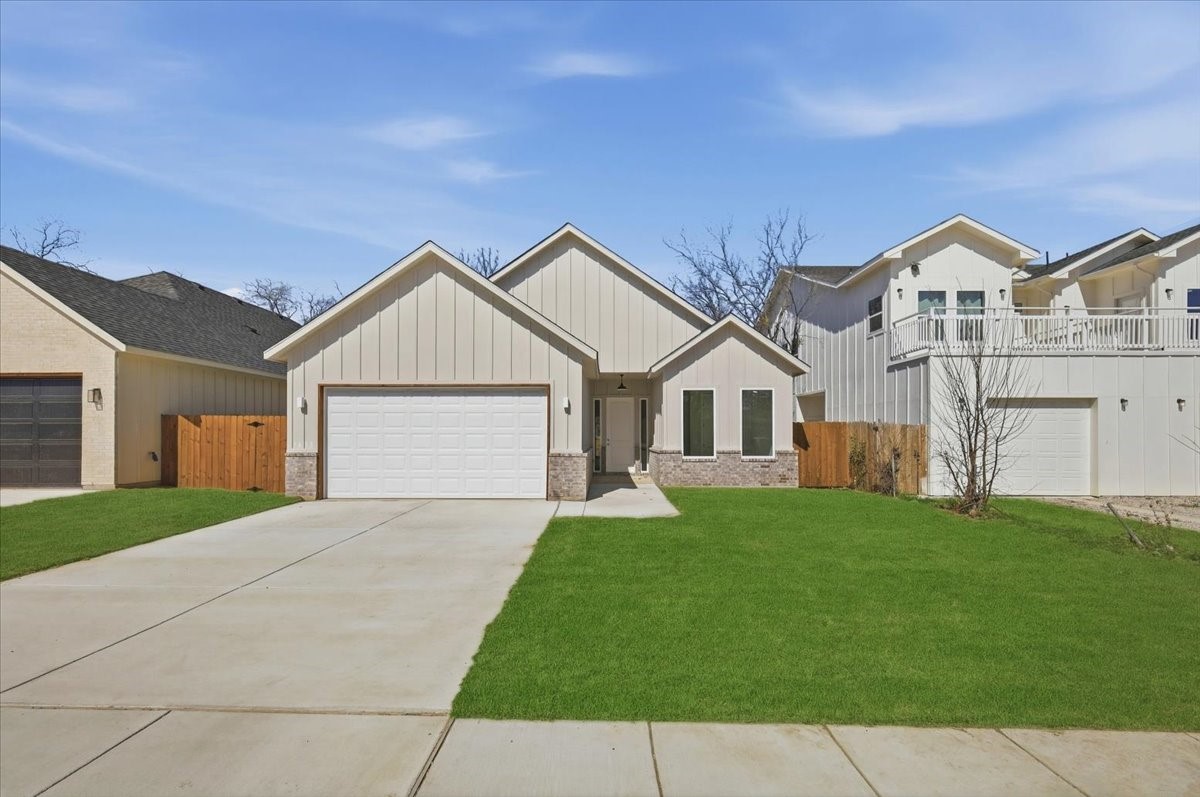 Property photo 04 of 1633 E Tucker Street Fort, Worth, TX 76104 | MLS #21142916