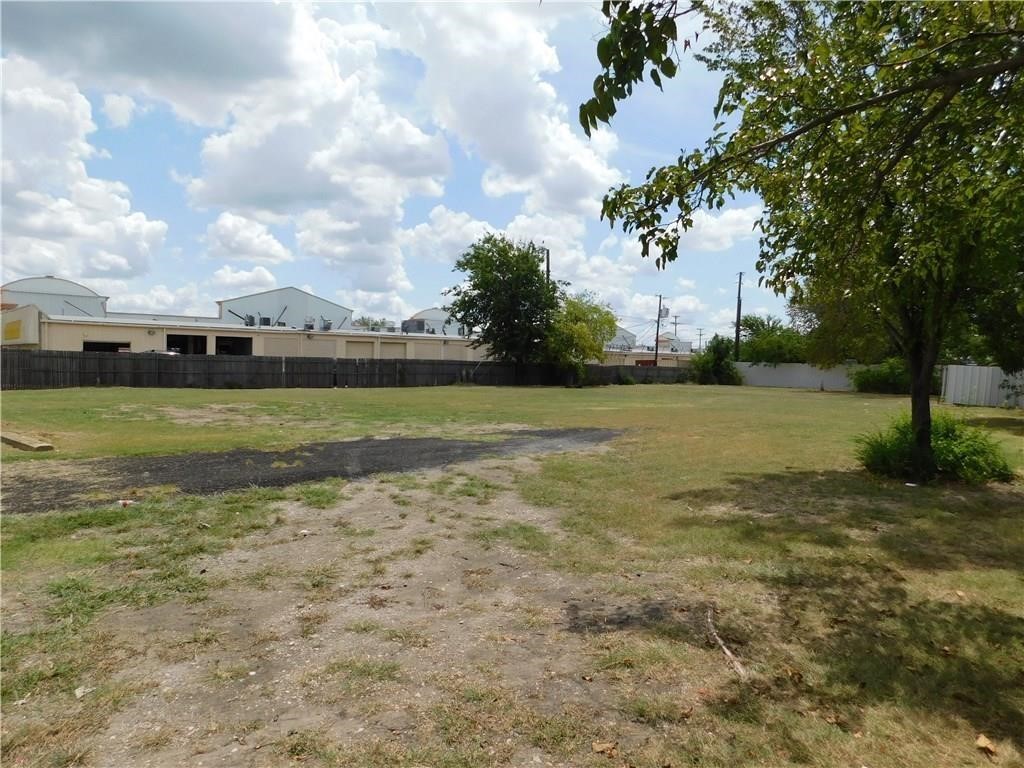 8014 Blossom Lane, Dallas, TX, 75227