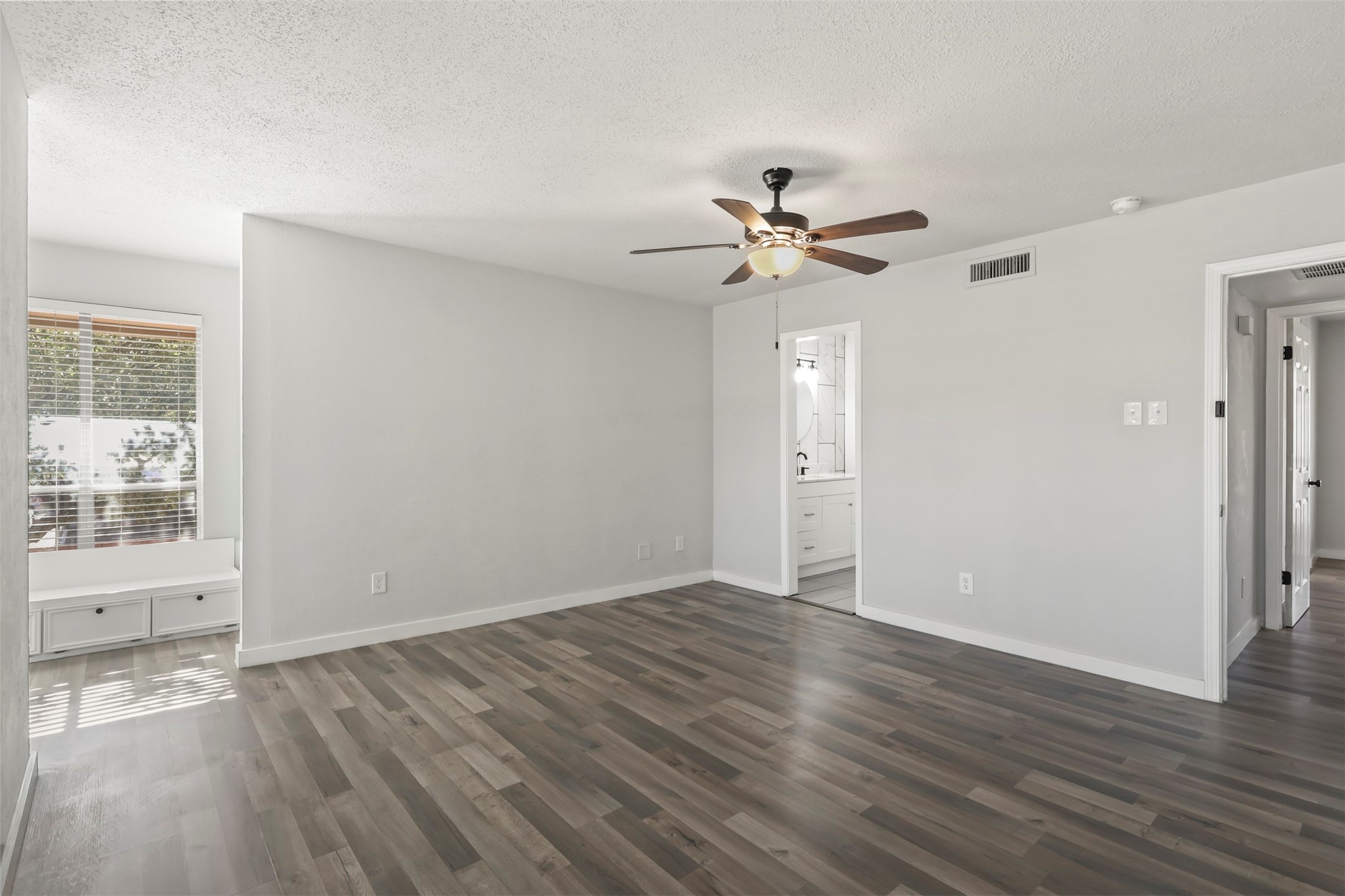 10526 Stone Canyon Road UNIT&nbsp;201, Dallas, TX, 75230