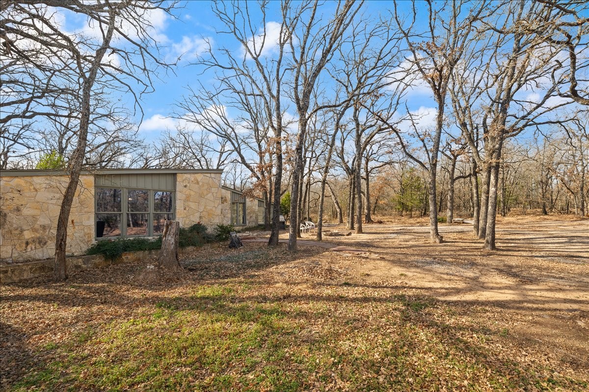 100 Sands Drive, Azle, TX, 76020