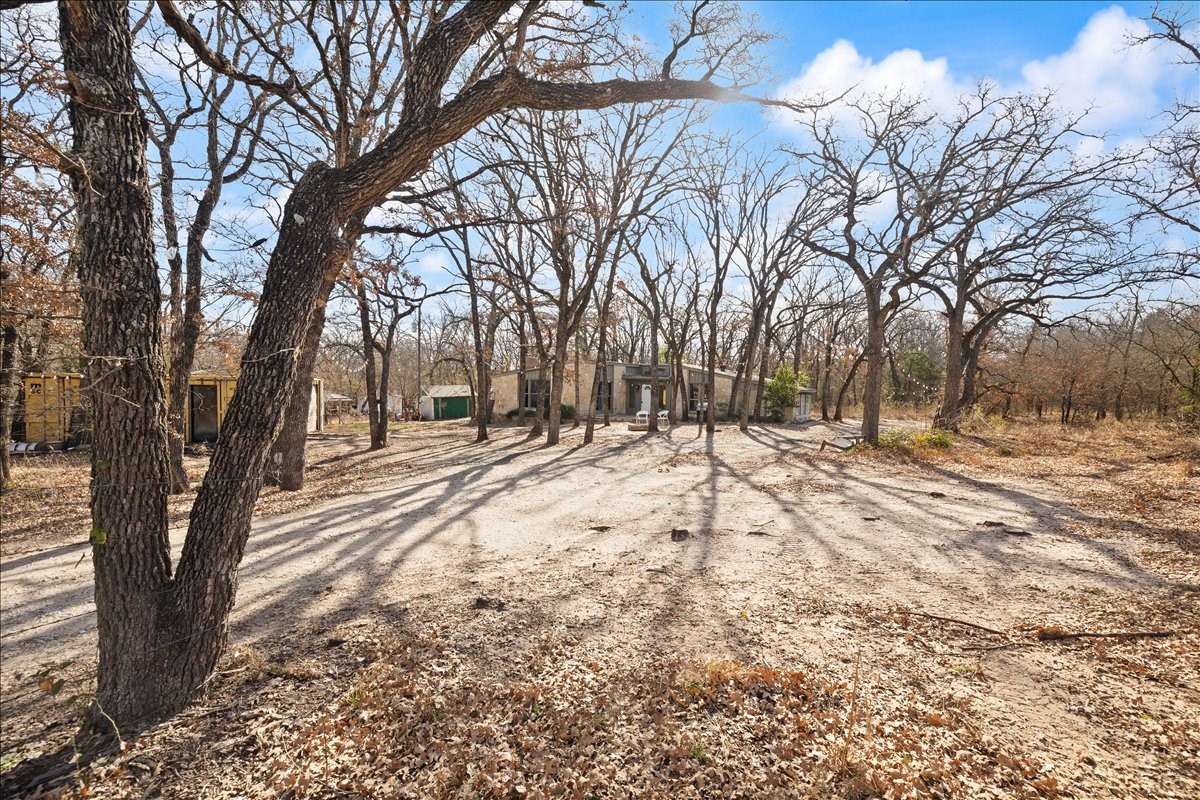 100 Sands Drive, Azle, TX, 76020