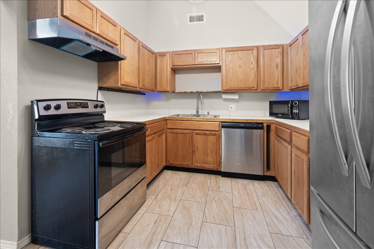 100 Sands Drive, Azle, TX, 76020