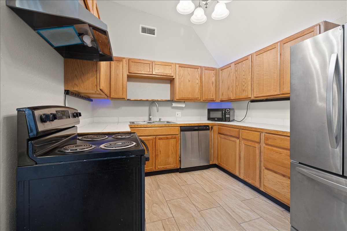 100 Sands Drive, Azle, TX, 76020