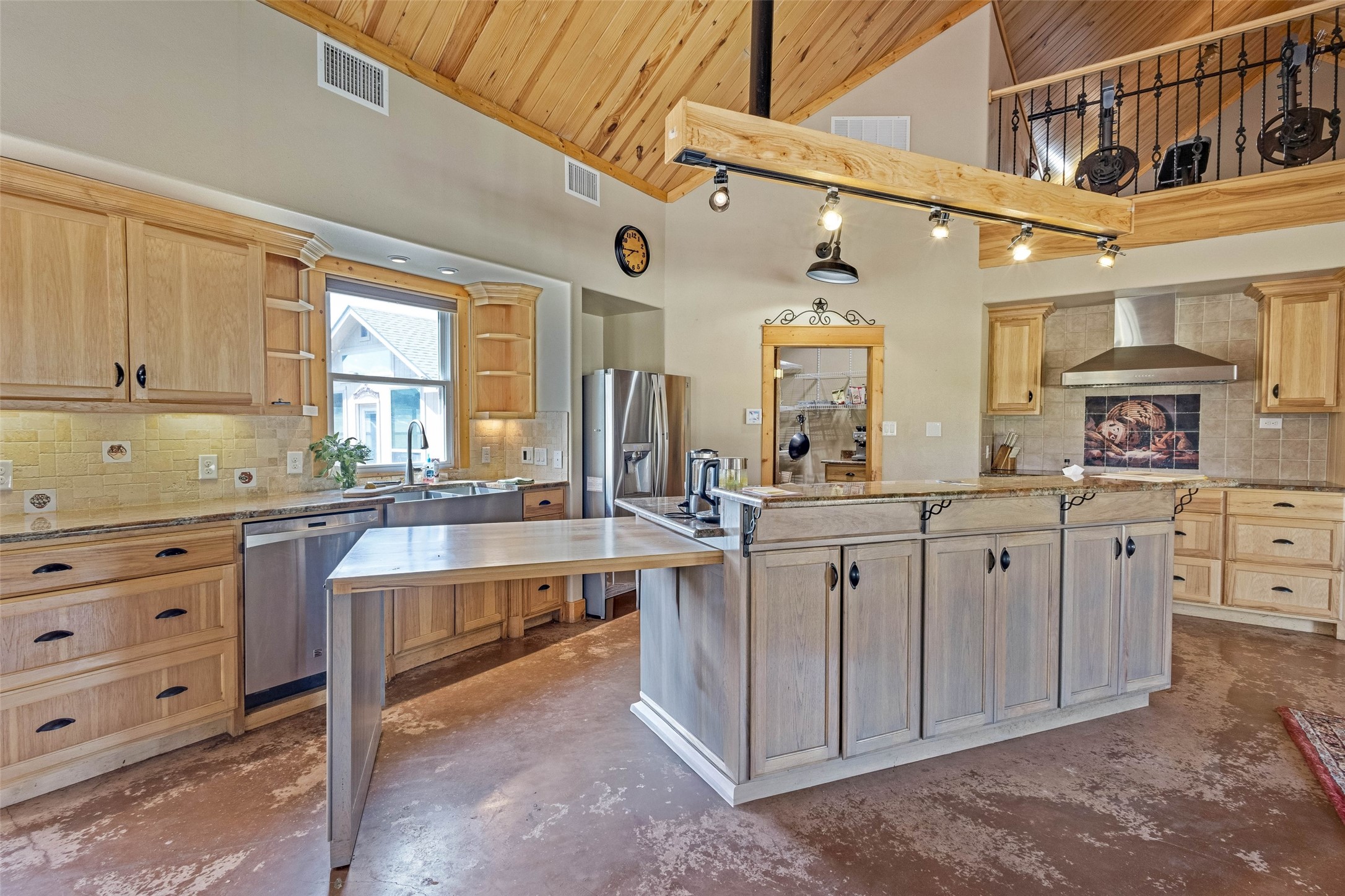 423 HCR 1439, Covington, TX, 76636