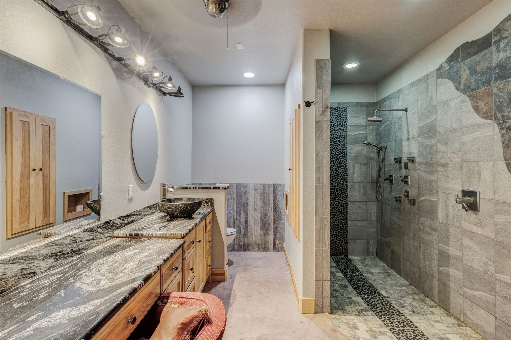 423 HCR 1439, Covington, TX, 76636