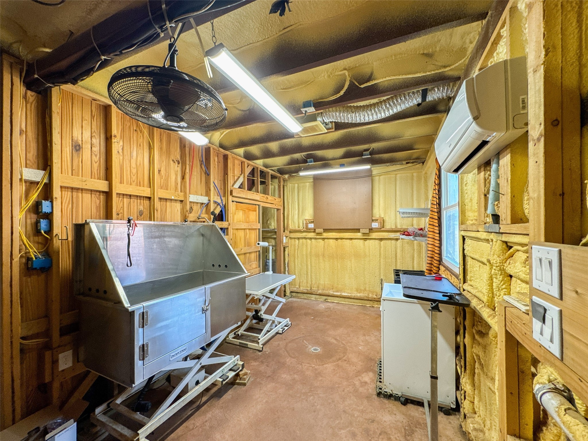 423 HCR 1439, Covington, TX, 76636