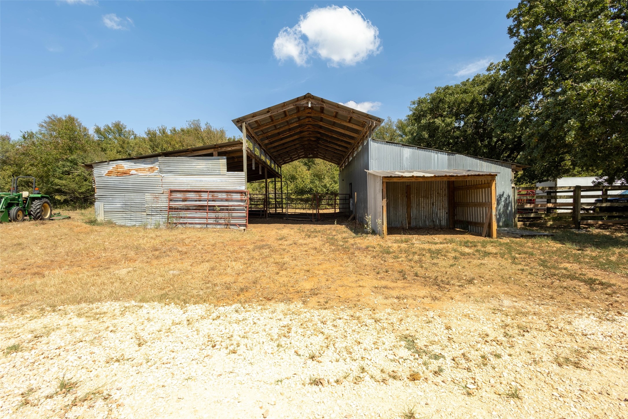 423 HCR 1439, Covington, TX, 76636