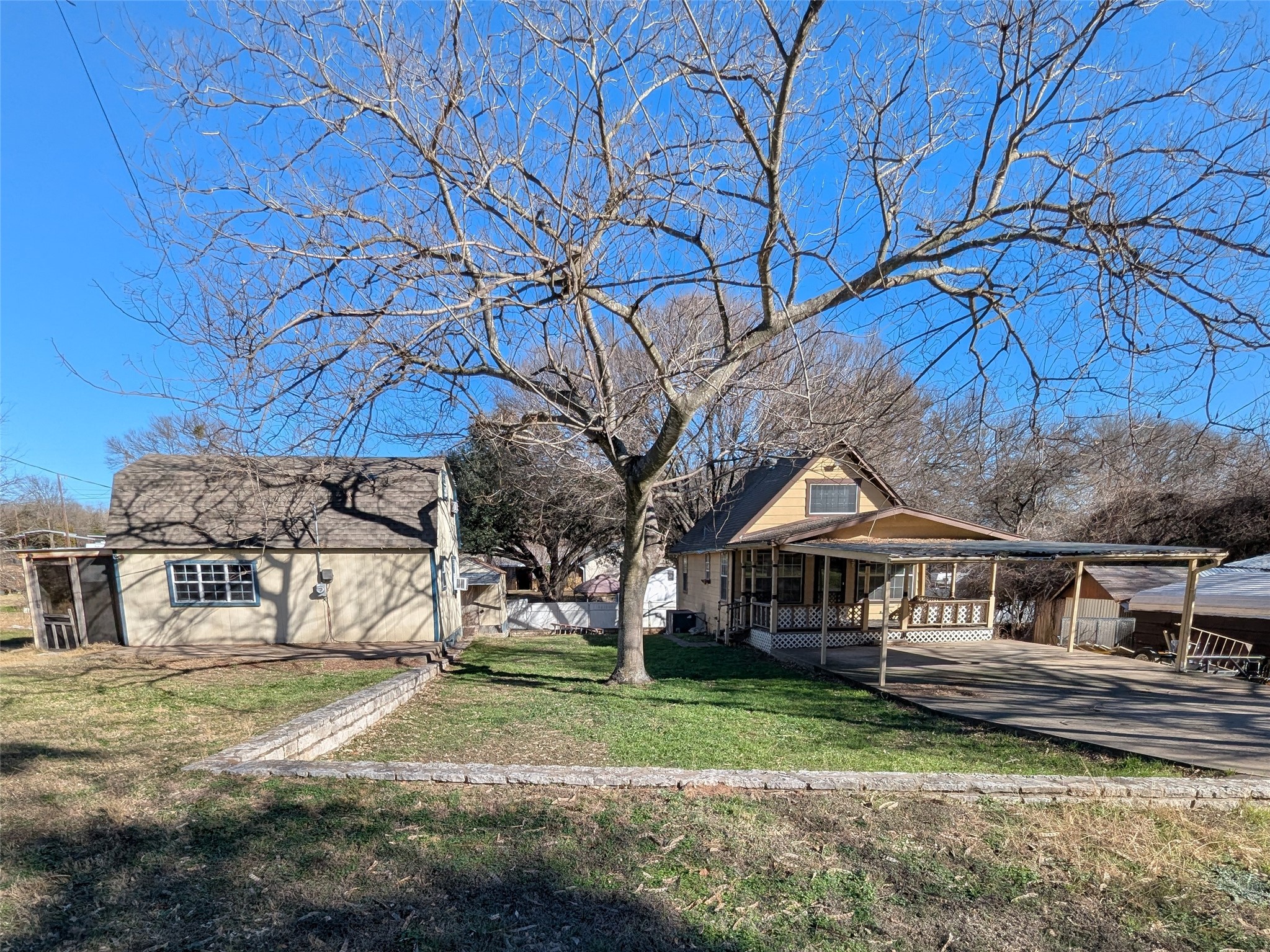 Property photo 01 of 8161 Deer View Circle, Granbury, TX 76049 | MLS #21145012