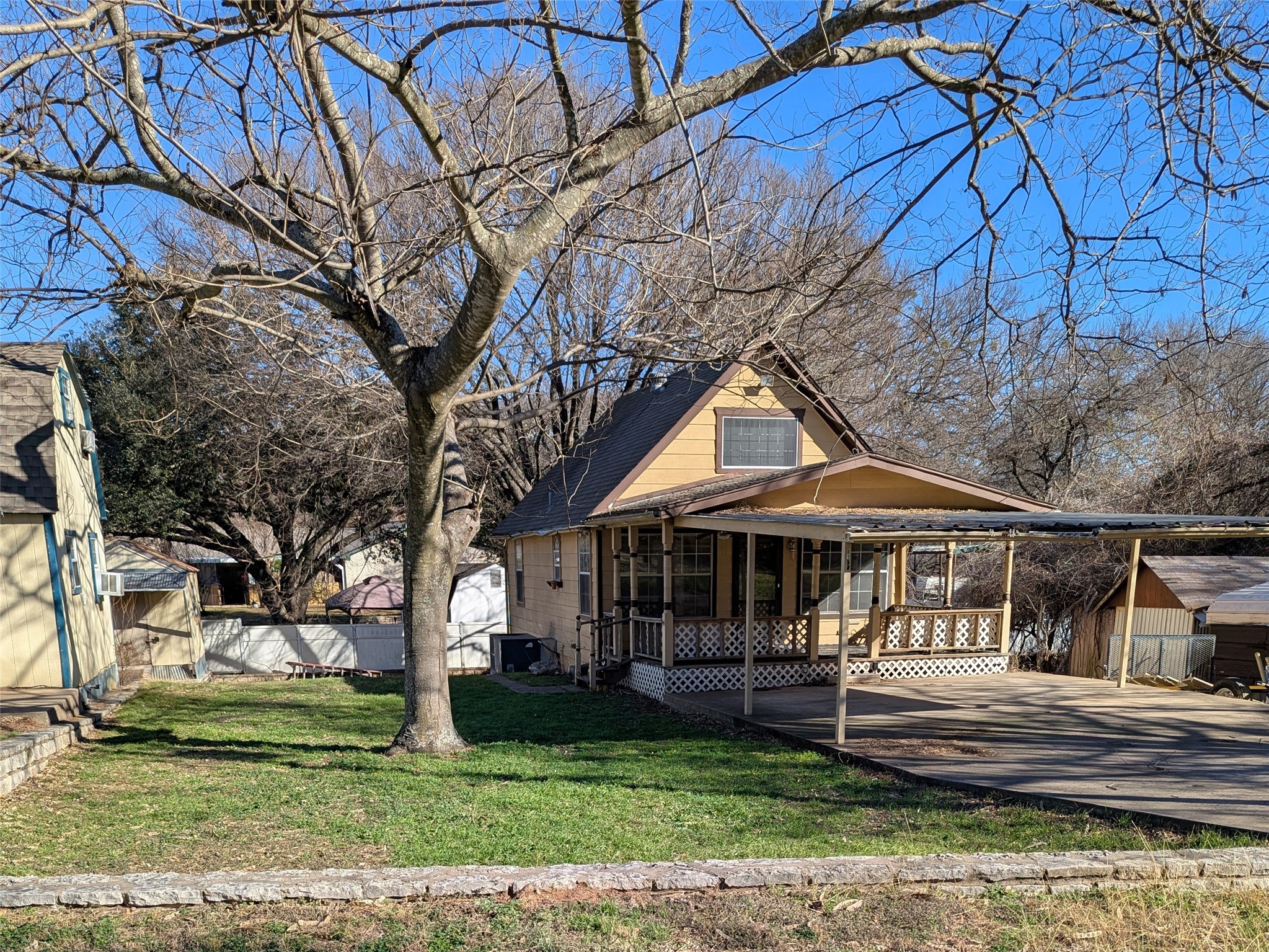 Property photo 03 of 8161 Deer View Circle, Granbury, TX 76049 | MLS #21145012