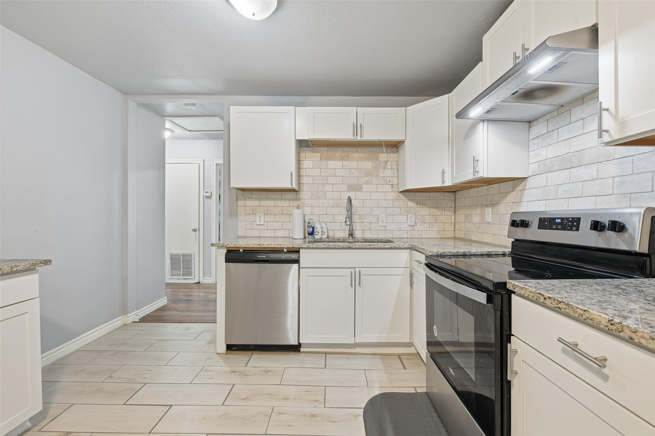 1818 Reever Street, Arlington, TX, 76010