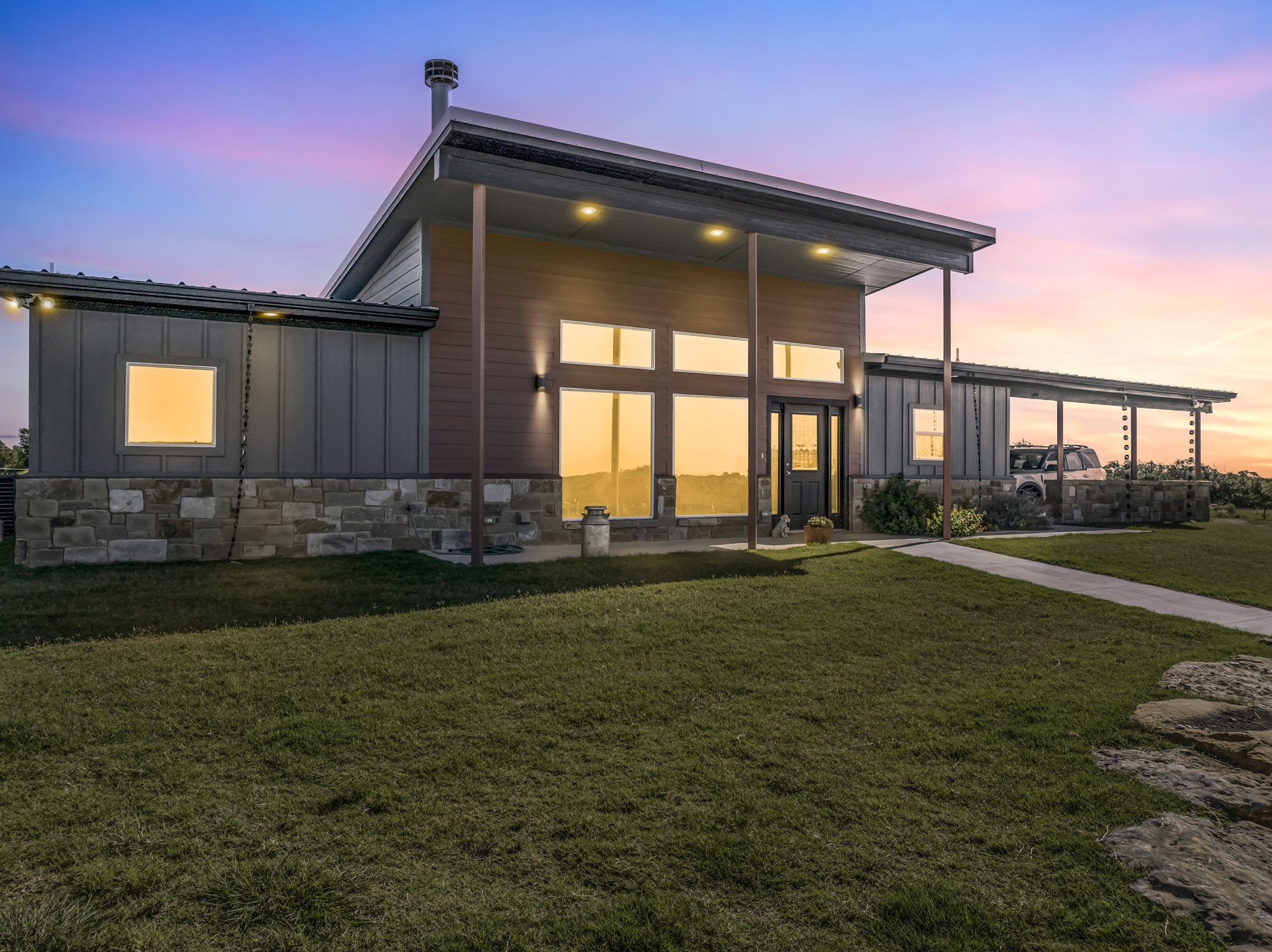 Property photo 02 of 750 County Road 100, Purmela, TX 76566 | MLS #21145692
