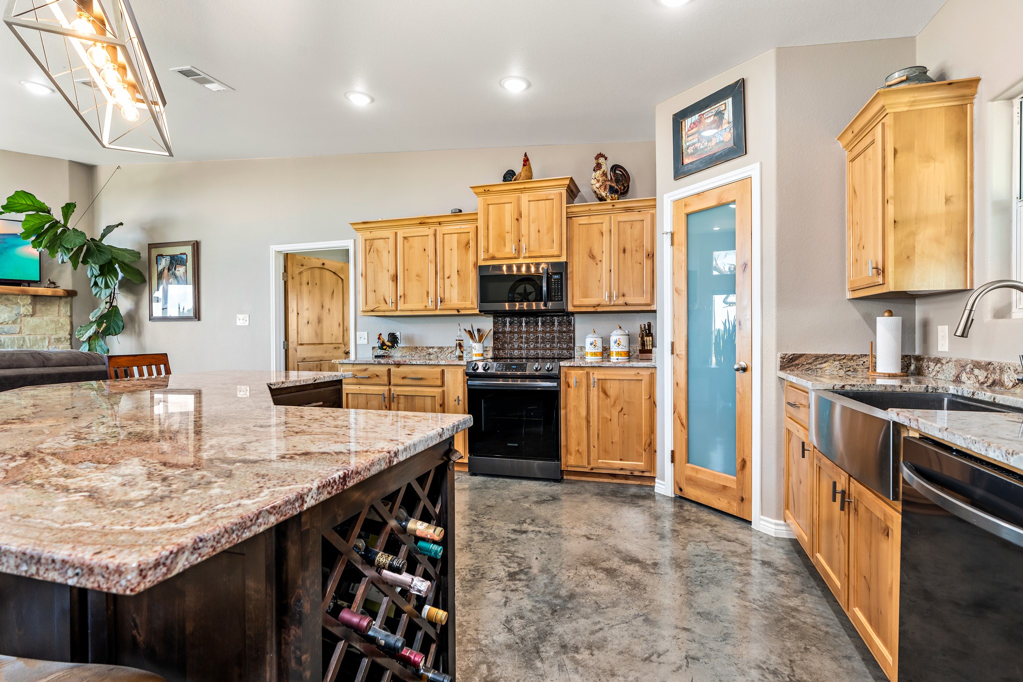750 County Road 100, Purmela, TX, 76566