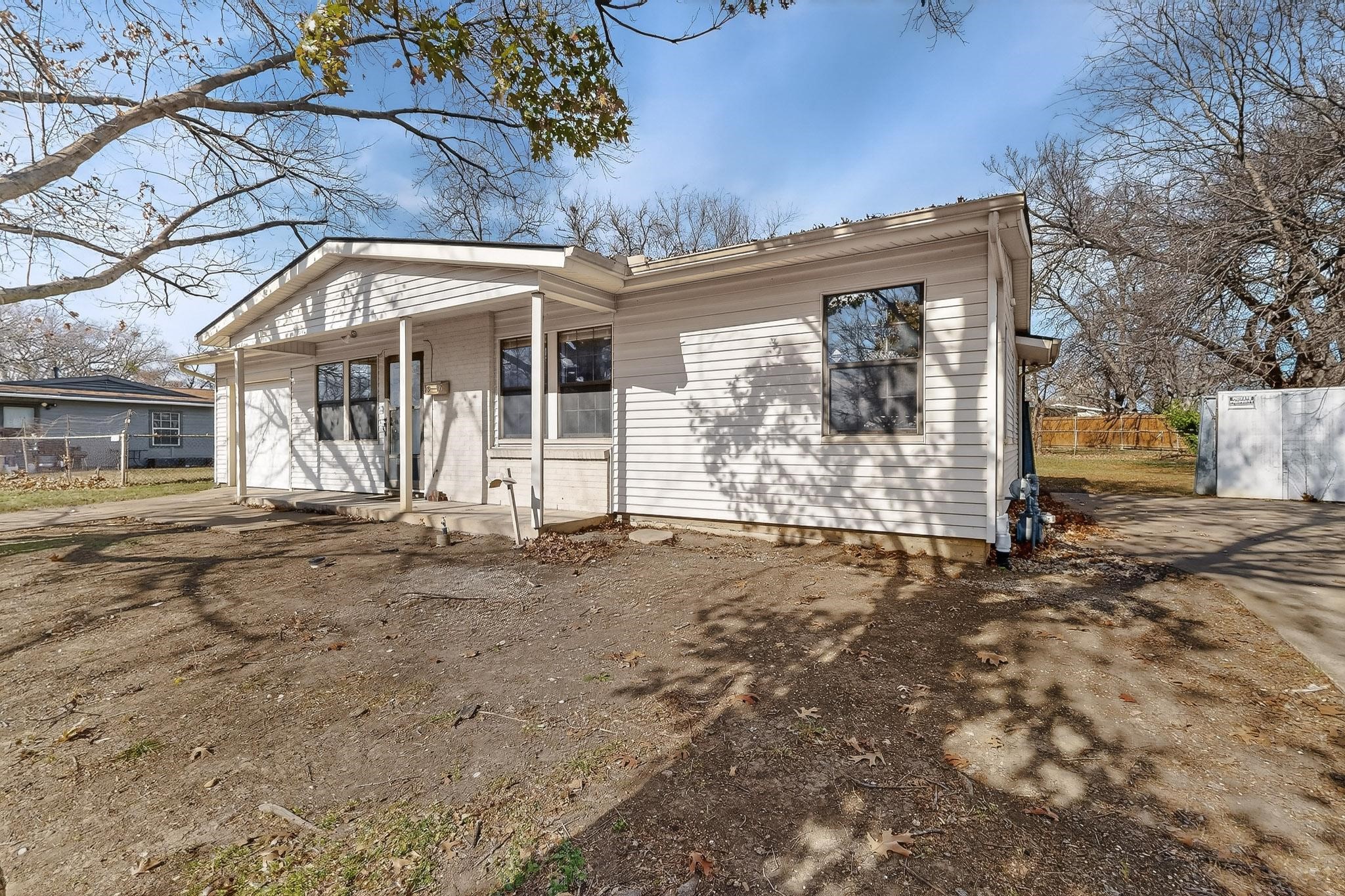 Property photo 01 of 1917 Ida Street, Arlington, TX 76010 | MLS #21146613