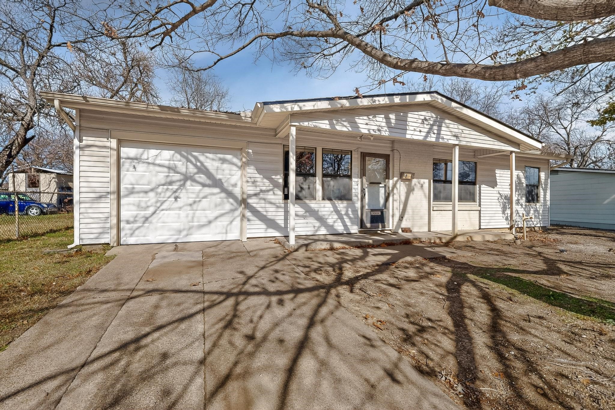 Property photo 03 of 1917 Ida Street, Arlington, TX 76010 | MLS #21146613