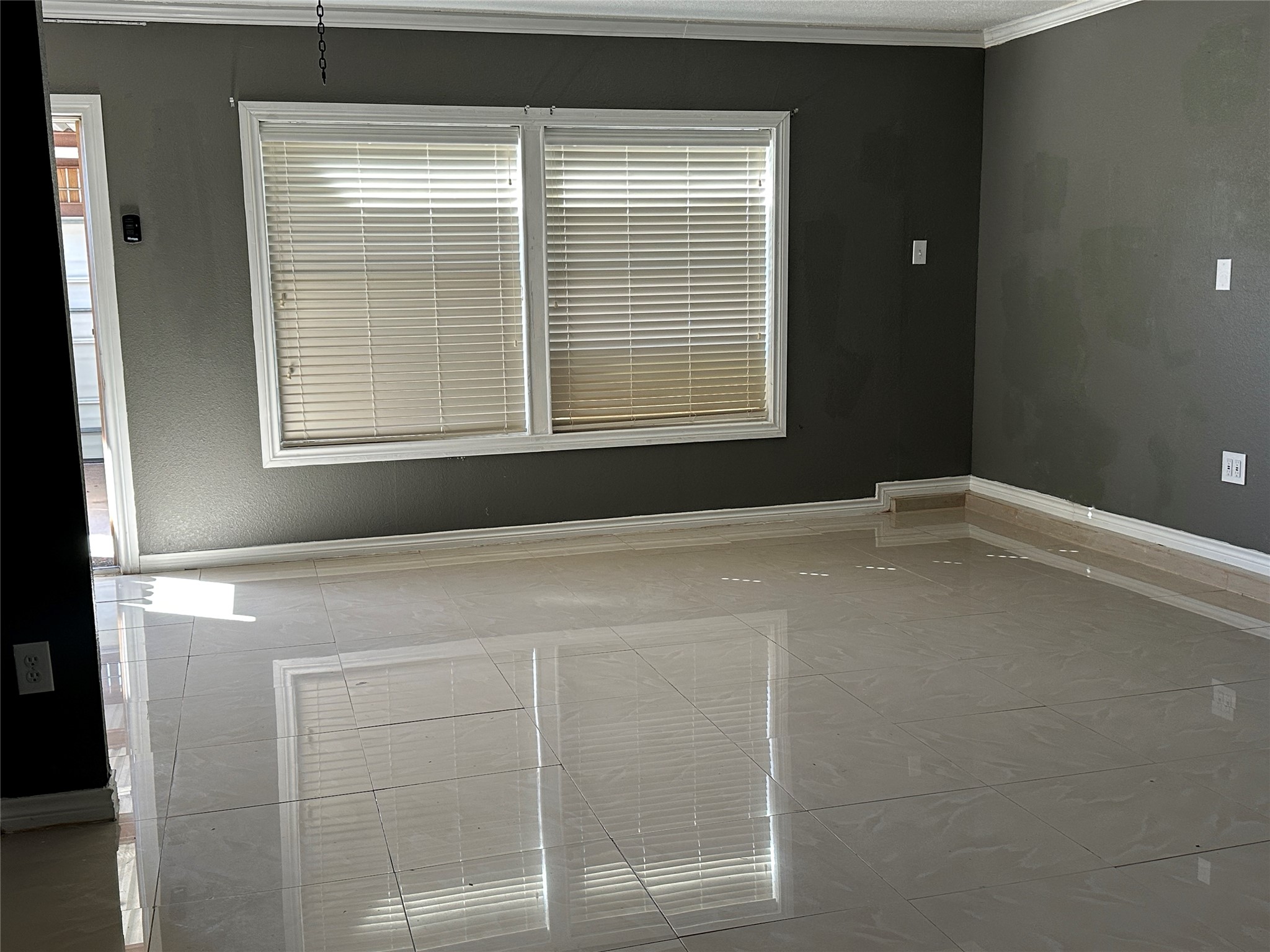Property photo 03 of 4601 Elm Ridge Lane, Garland, TX 75044 | MLS #21146974
