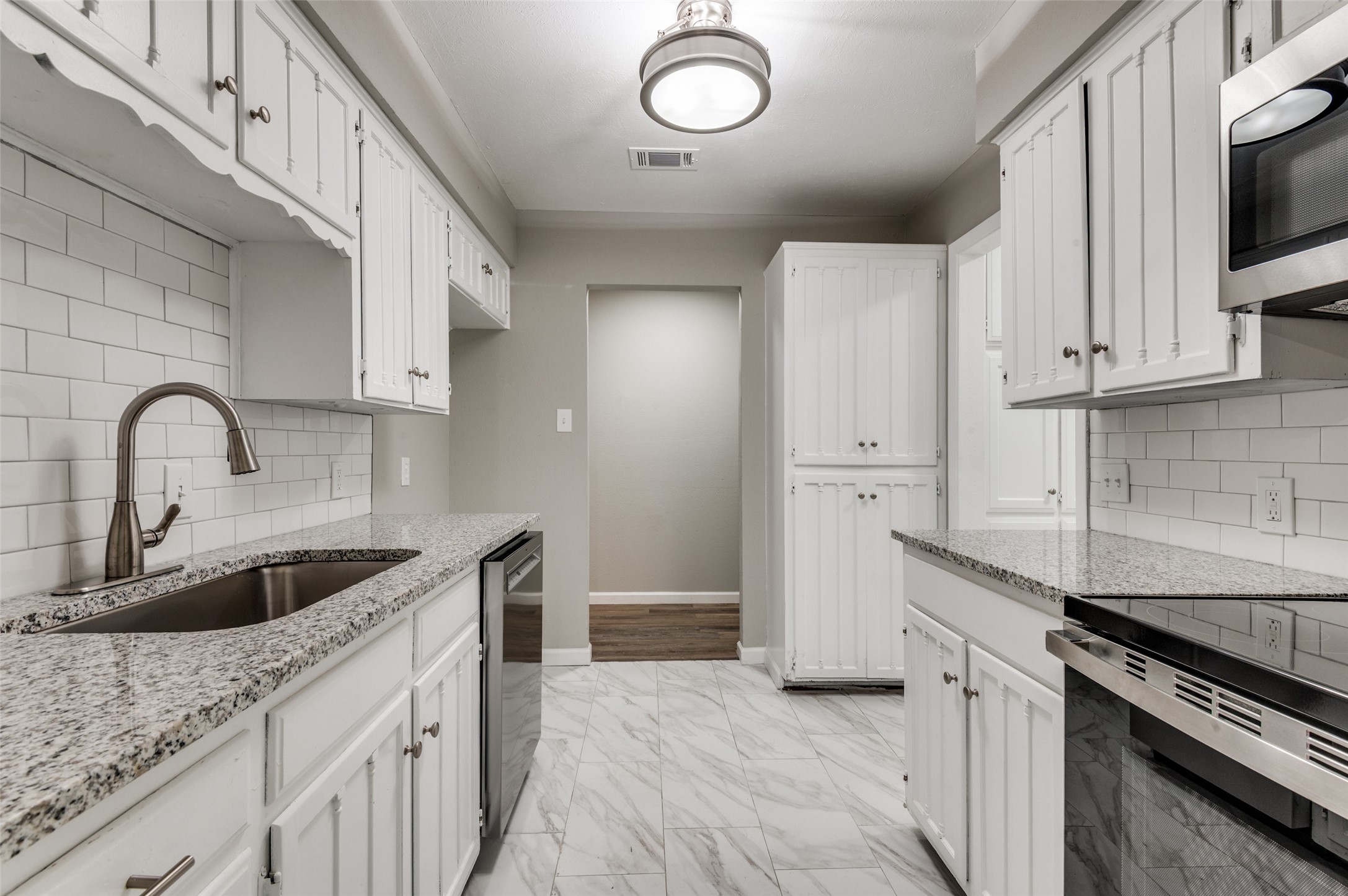 1409 Oxford Street, Arlington, TX, 76013