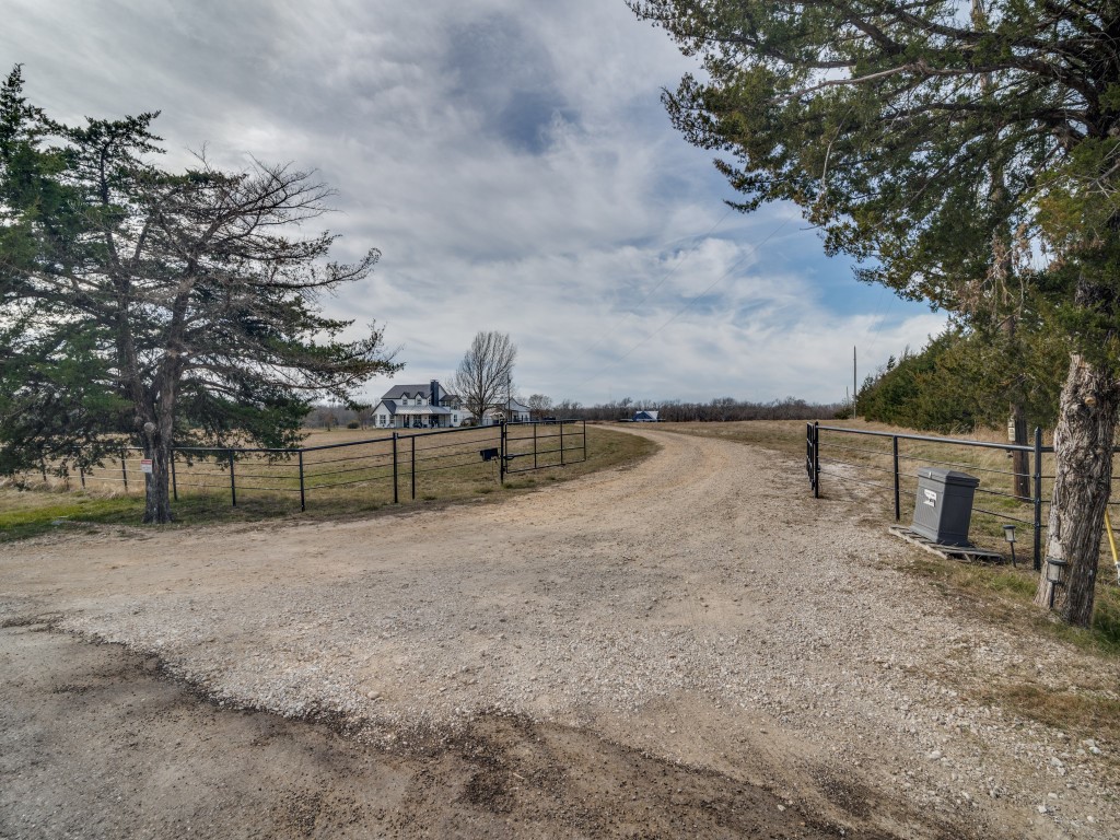 Property photo 02 of 1840 N County Road 4309, Greenville, TX 75401 | MLS #21147404
