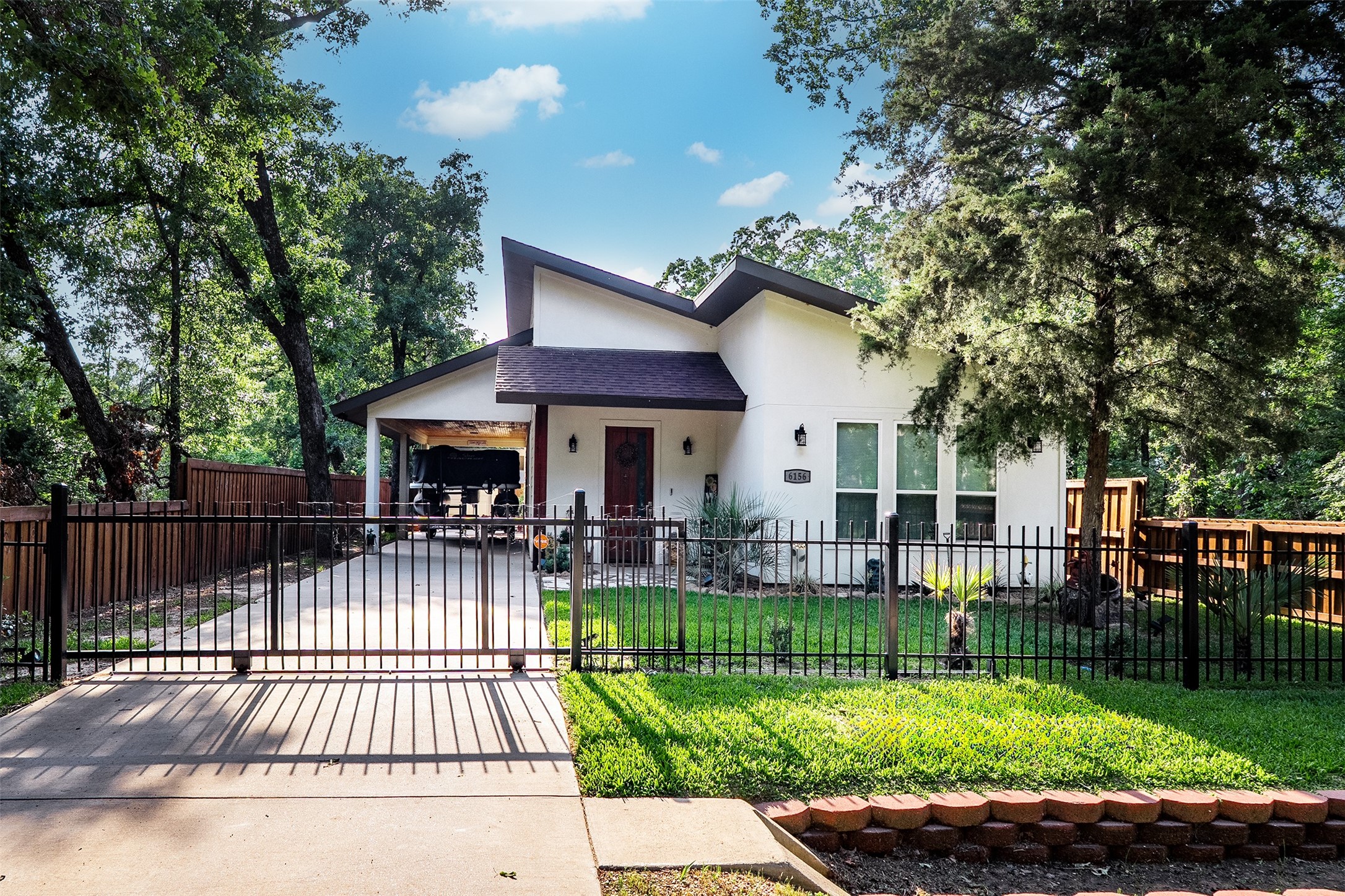 Property photo 02 of 6156 Inca Drive, Mabank, TX 75156 | MLS #21147644