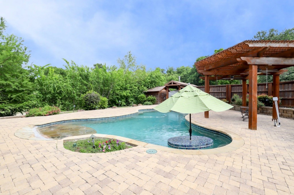 168 Mesa Grande Drive, Fort Worth, TX, 76108