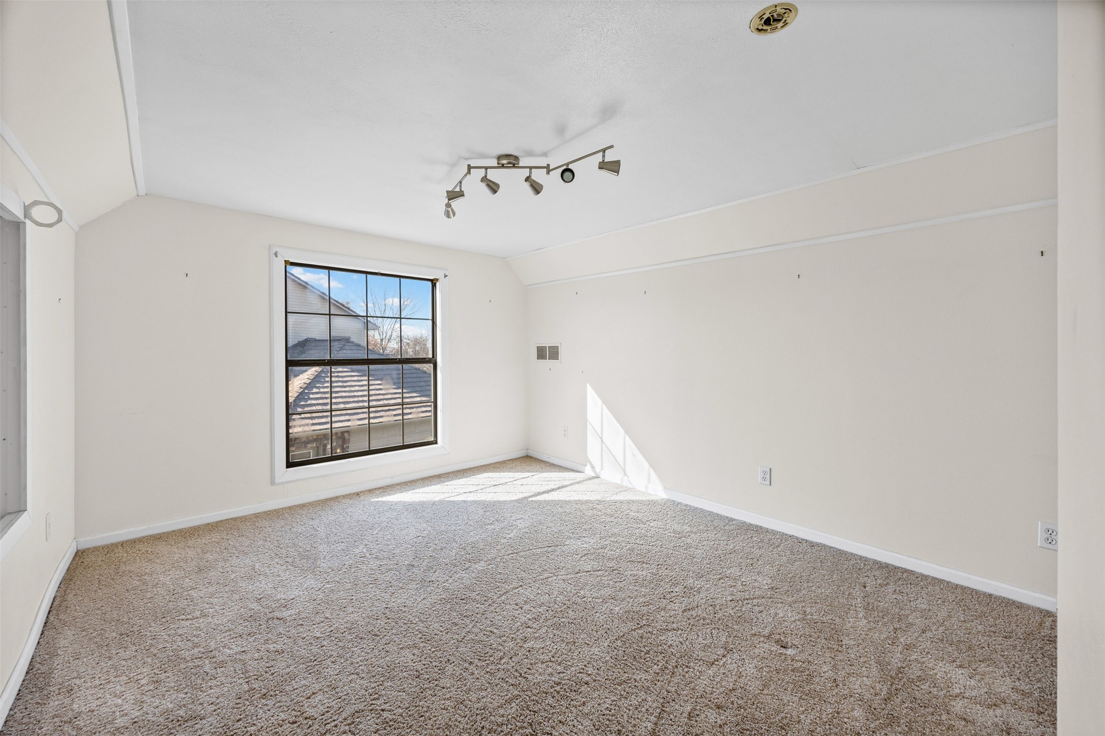 168 Mesa Grande Drive, Fort Worth, TX, 76108