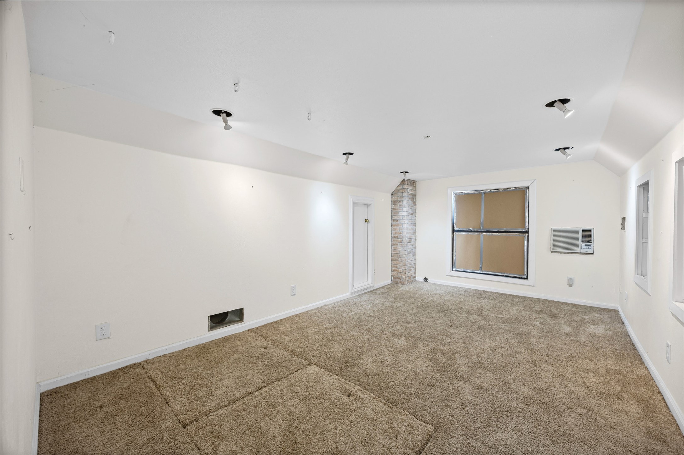 168 Mesa Grande Drive, Fort Worth, TX, 76108