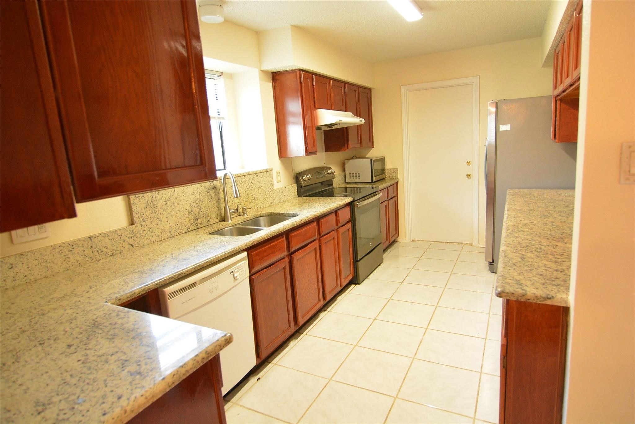 210 W Apollo Road, Garland, TX, 75040