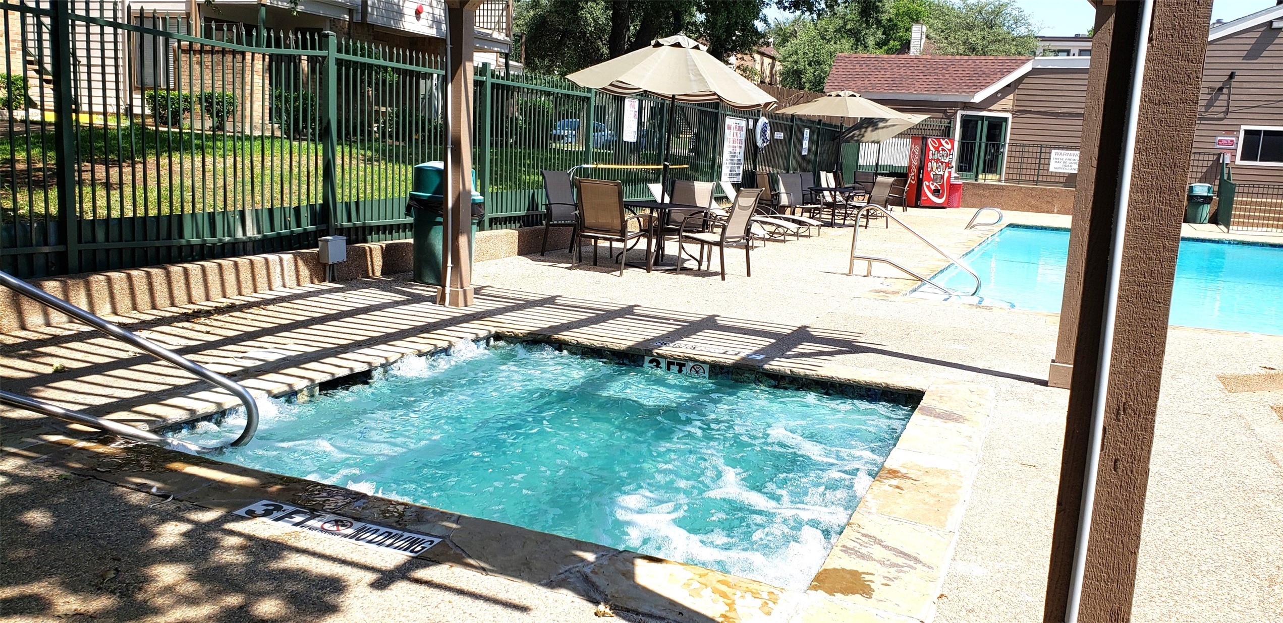Property photo 03 of 2300 Balsam Drive UNIT G102, Arlington, TX 76006 | MLS #21150343